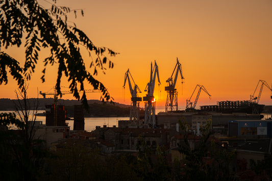 Pulas Hafen im Sonnenuntergang